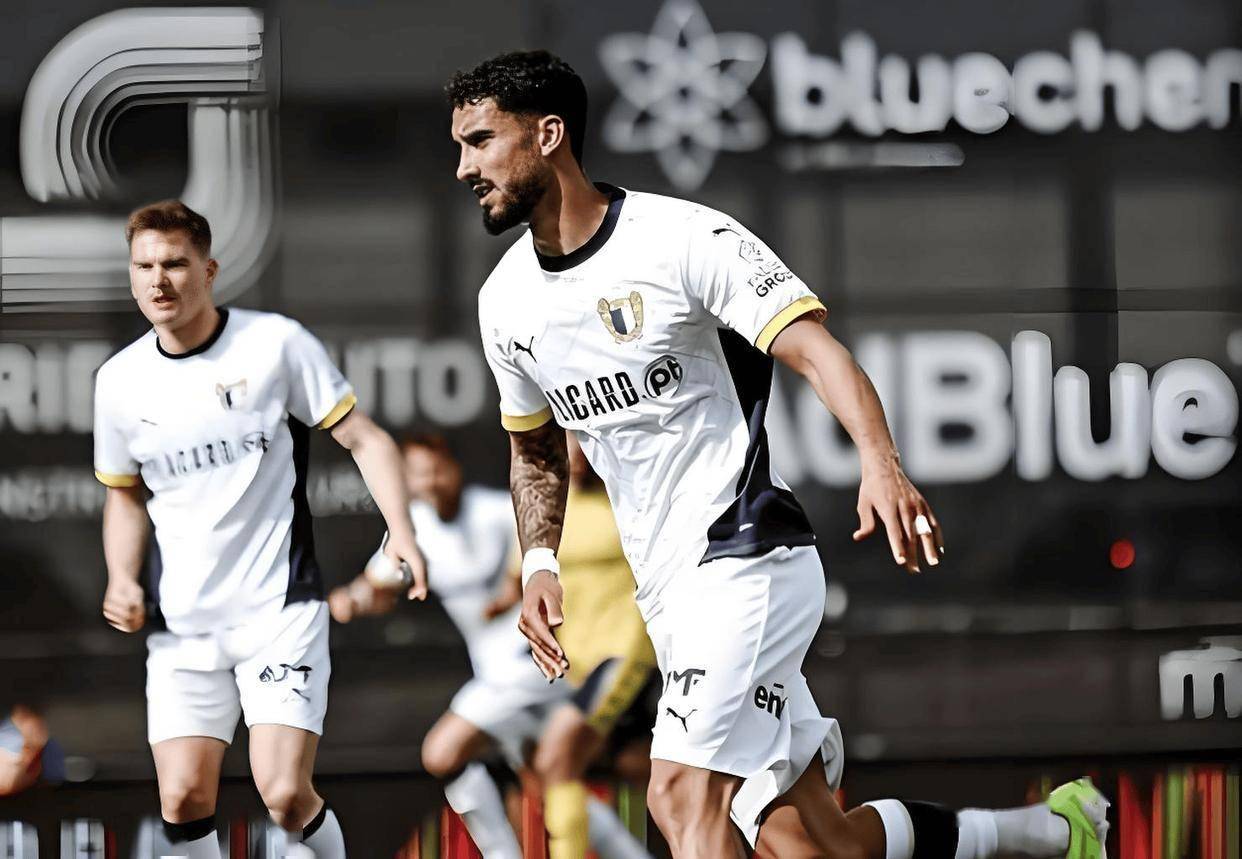 加时末段体能课后,本菲卡单刀错失备战意甲,底气十足,资深球员宣示担当的简单介绍 加时末段体能课后,本菲卡单刀错失备战意甲,底气十足,资深球员宣示担当的简单介绍